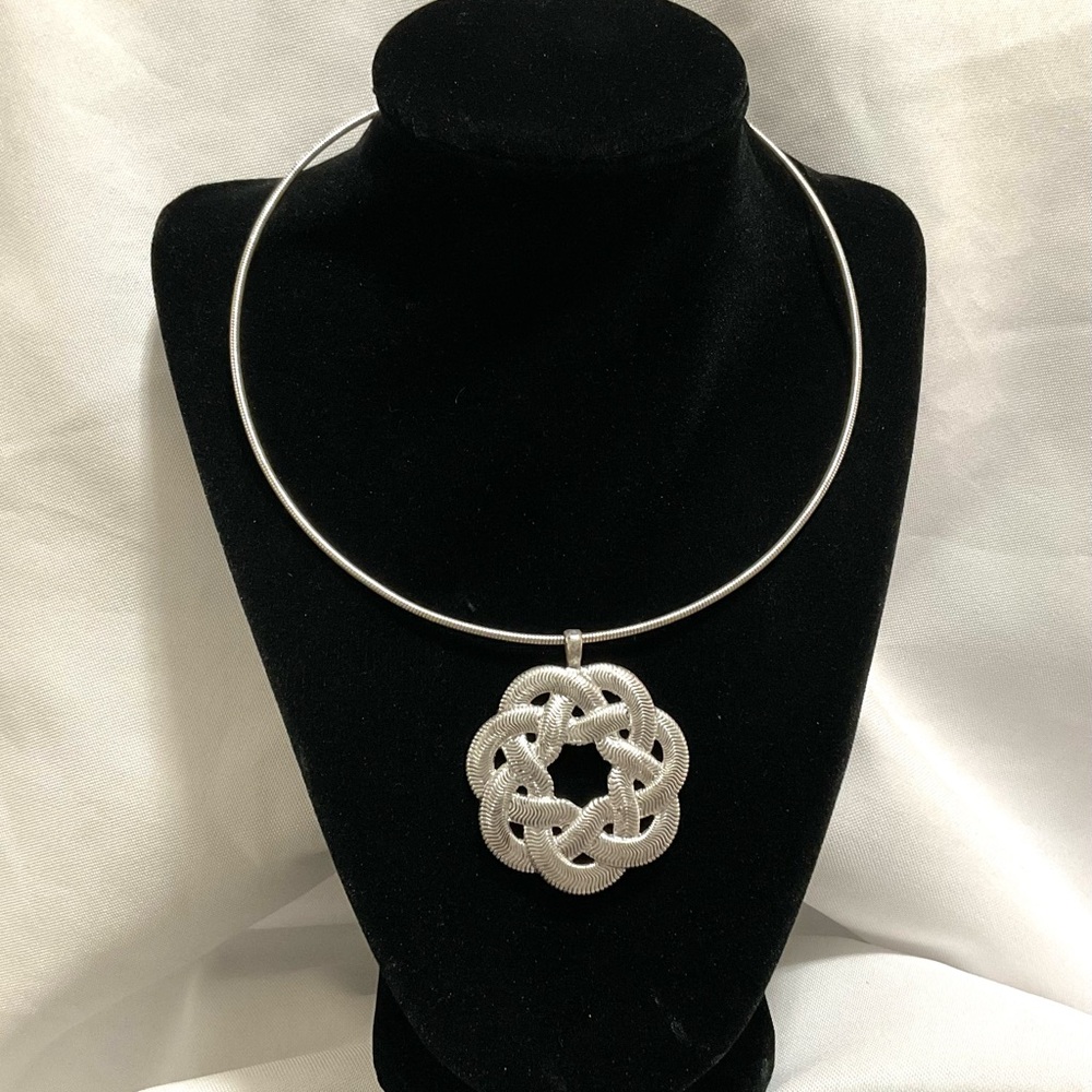 Vintage SilverTone Star Knot Choker Necklace